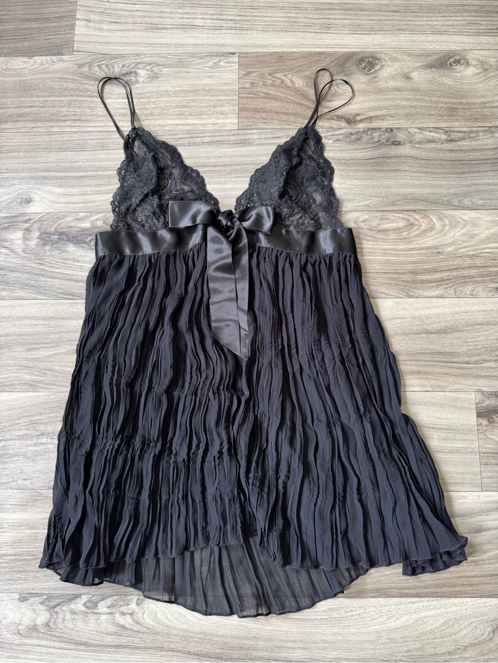 Victoria Secret Black Lace Bow Baby Doll Chemise Slip Size Medium